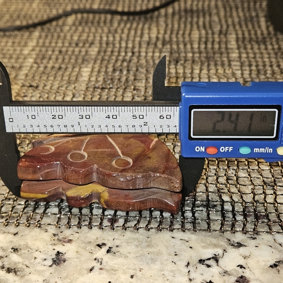 Mookaite Jasper Fairy Carving - Picture 5 of 5